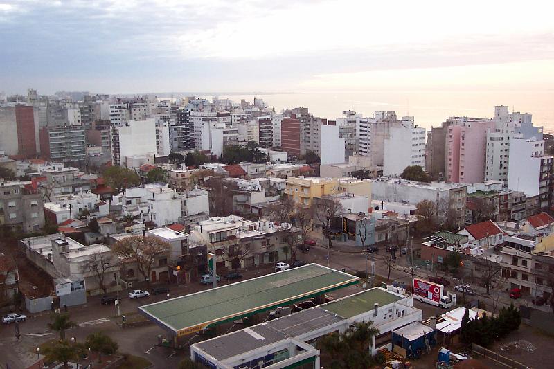 03_view_from_hotel_over_montevideo.JPG